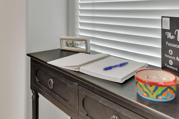 Red Mountain Family Fun:pool + Spa + Putting Green - Mesa, AZ