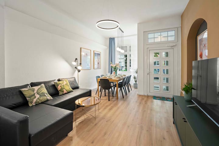 Holiday 33 Apartment L – 8 Rooms, 3 Baths (190m²)