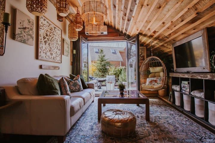 The Elevated Escape - Sandwich, MA