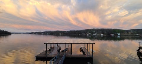 Lake Affect II w/Hot tub