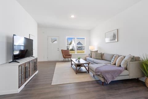 Brand new 4BR House in Waterloo