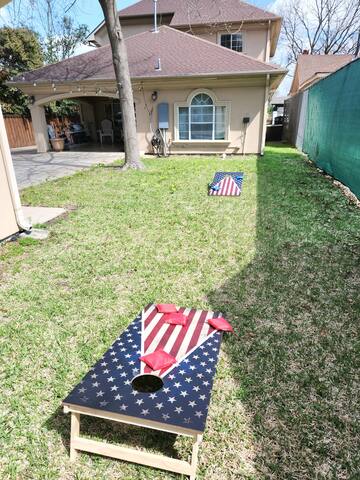 Central Location| Pool Table| Air Hockey| Arcade gallery image 5