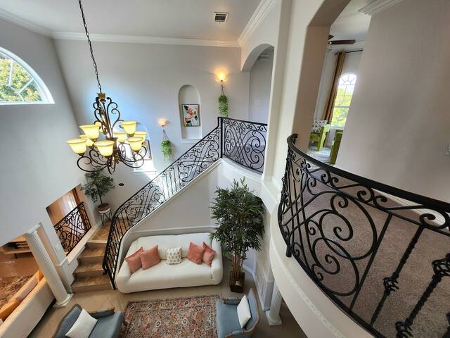 Central Location| Pool Table| Air Hockey| Arcade gallery image 3