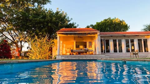 "La Patrona" heated pool and great location