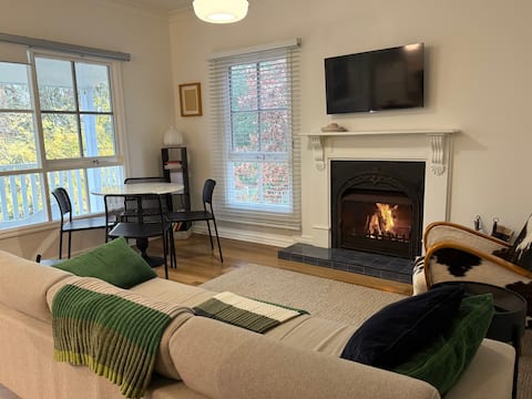 Popular Airbnb listing: The Nest on The Hill -Forest Views Balcony Sunsets in Daylesford
