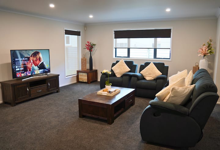 3bedrm Elite Escape•ensuite•luxe Bath•rain Showers - Hāwera