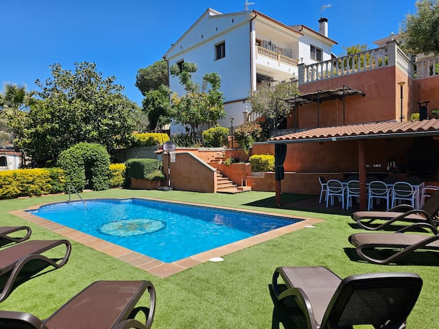 Villa Arbucies with private pool