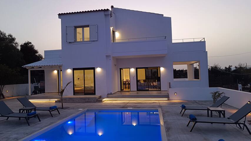 Montis villa sea view heated pool gallery image 4