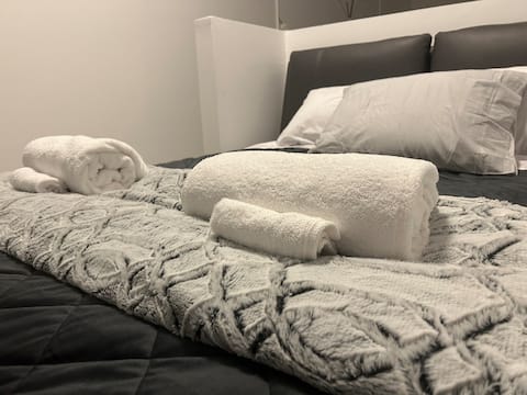 Cozy & Modern Studio apt