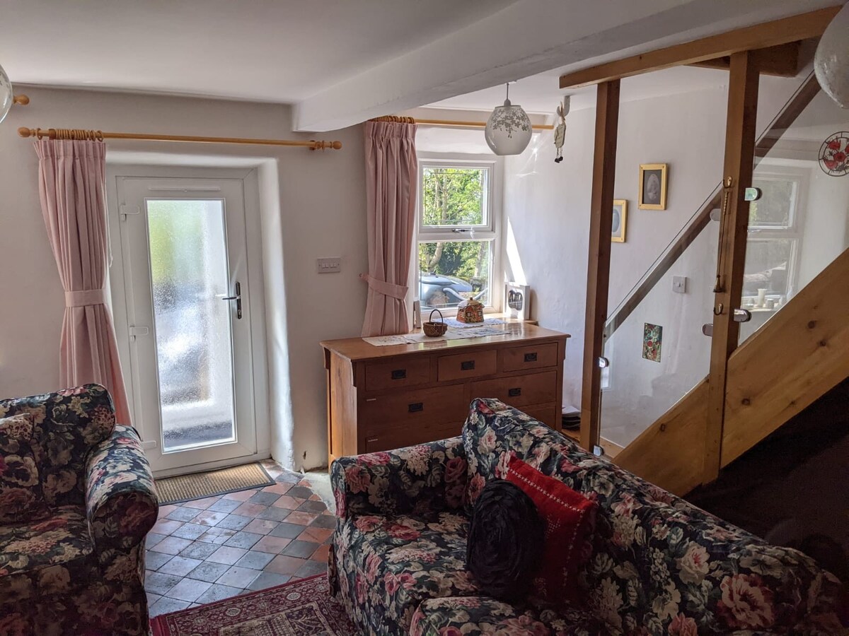 Top Airbnb: Woodgate Cottage in Amber Valley