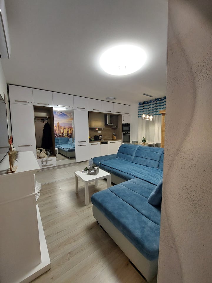 Luxury Balcony Retreat – Sauna & Full Comfort - Kecskemét