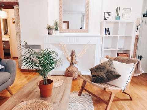 Successful Airbnb property: Sainte-Anne Sanctuary Old Town in Centre