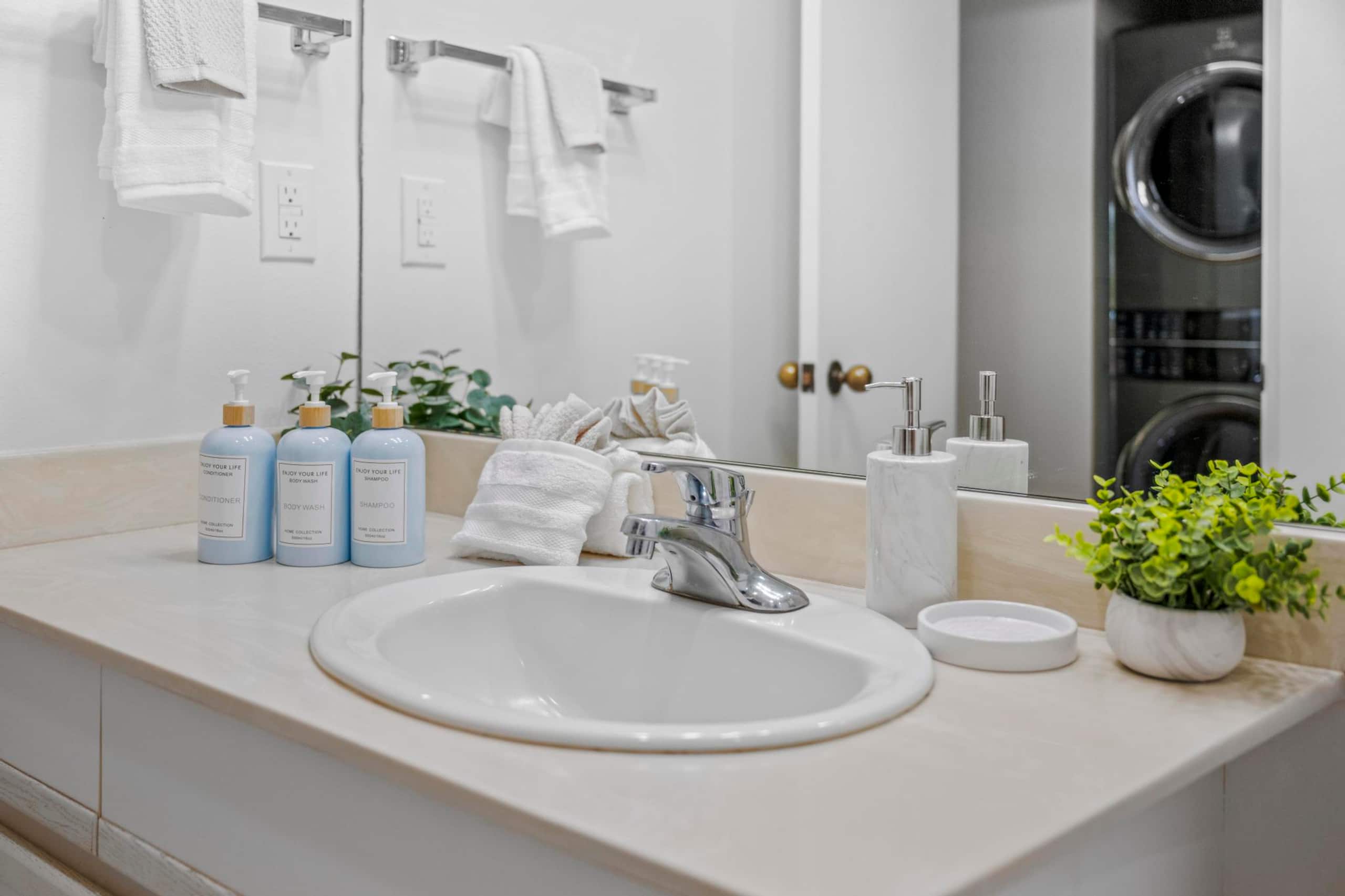 Condo in Kihei · ★4.96 · 2 bedrooms · 3 beds · 2 private baths - Image 18