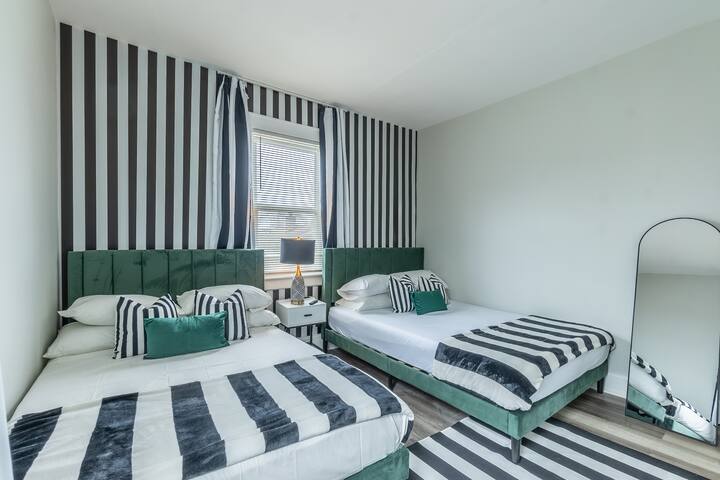 20% OFF, Newarkhome-3BDR by EWR+Free st Parking gallery image 4