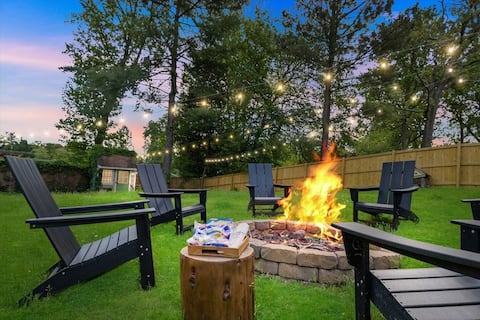 Fall getaway- pet friendly, fire pit, beach access