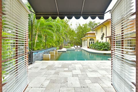 Top Airbnb: 1924 Spanish Carriage House Lower in Orlando