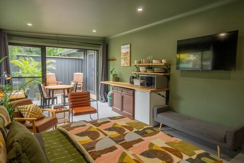 Successful Airbnb property: Entire Private Guesthouse - No Shared Spaces in Wollongong City Council