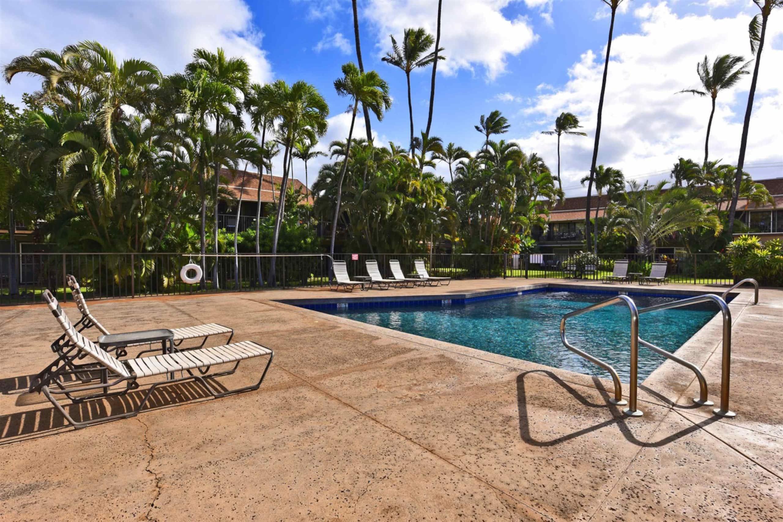 Condo in Lahaina · ★4.87 · 2 bedrooms · 3 beds · 1 bath - Image 61