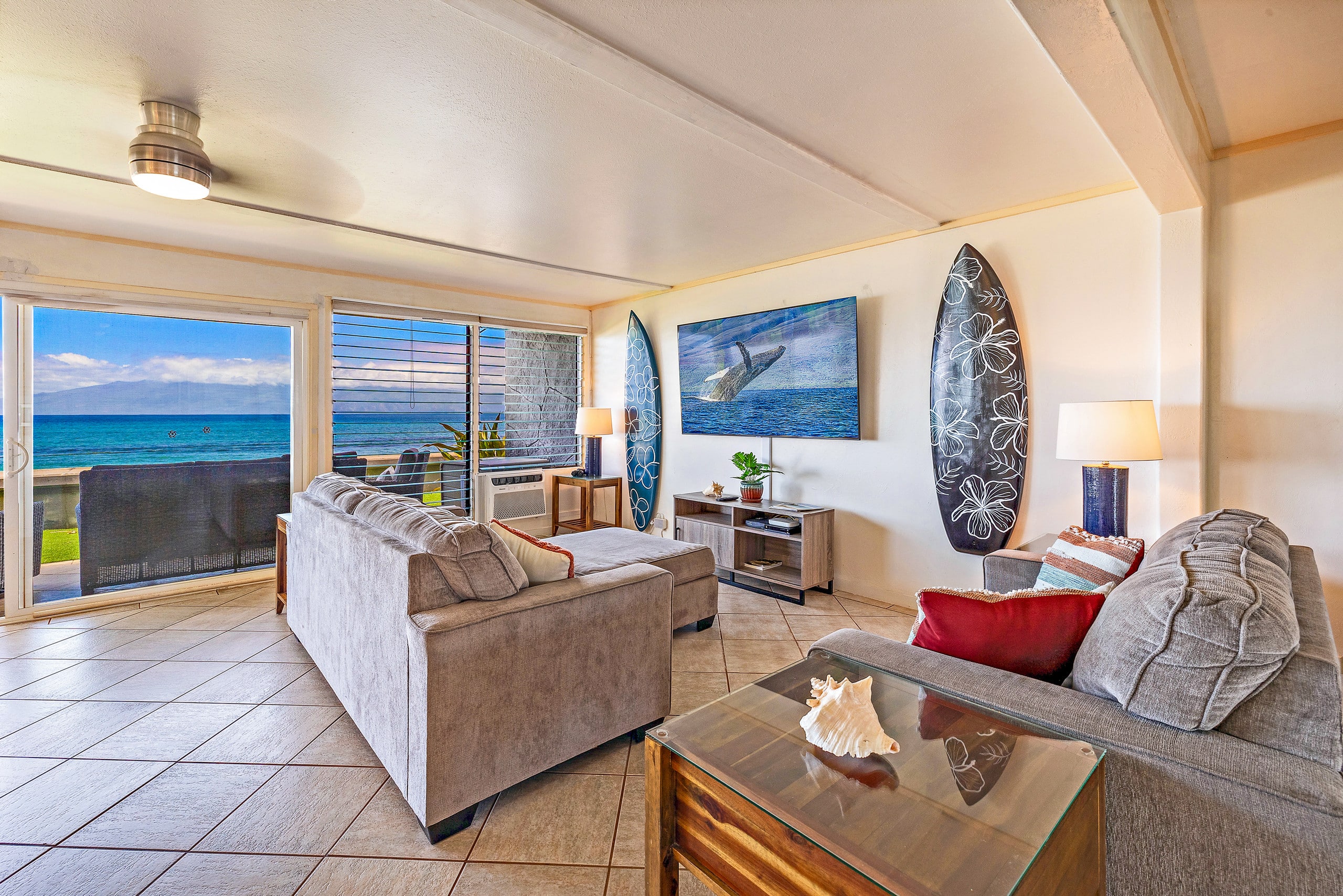 Condo in Lahaina · ★4.87 · 2 bedrooms · 3 beds · 1 bath - Image 2