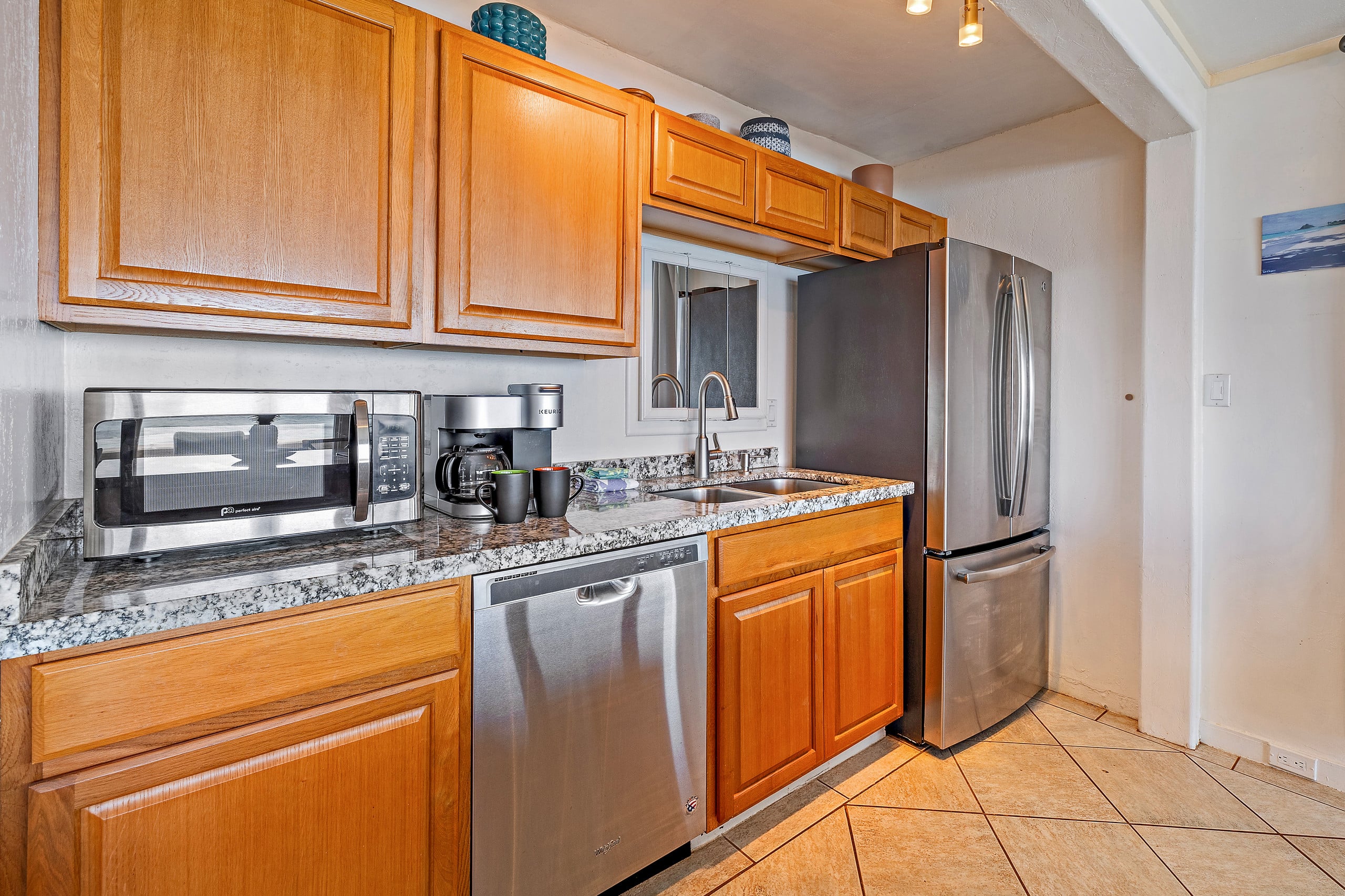 Condo in Lahaina · ★4.87 · 2 bedrooms · 3 beds · 1 bath - Image 13