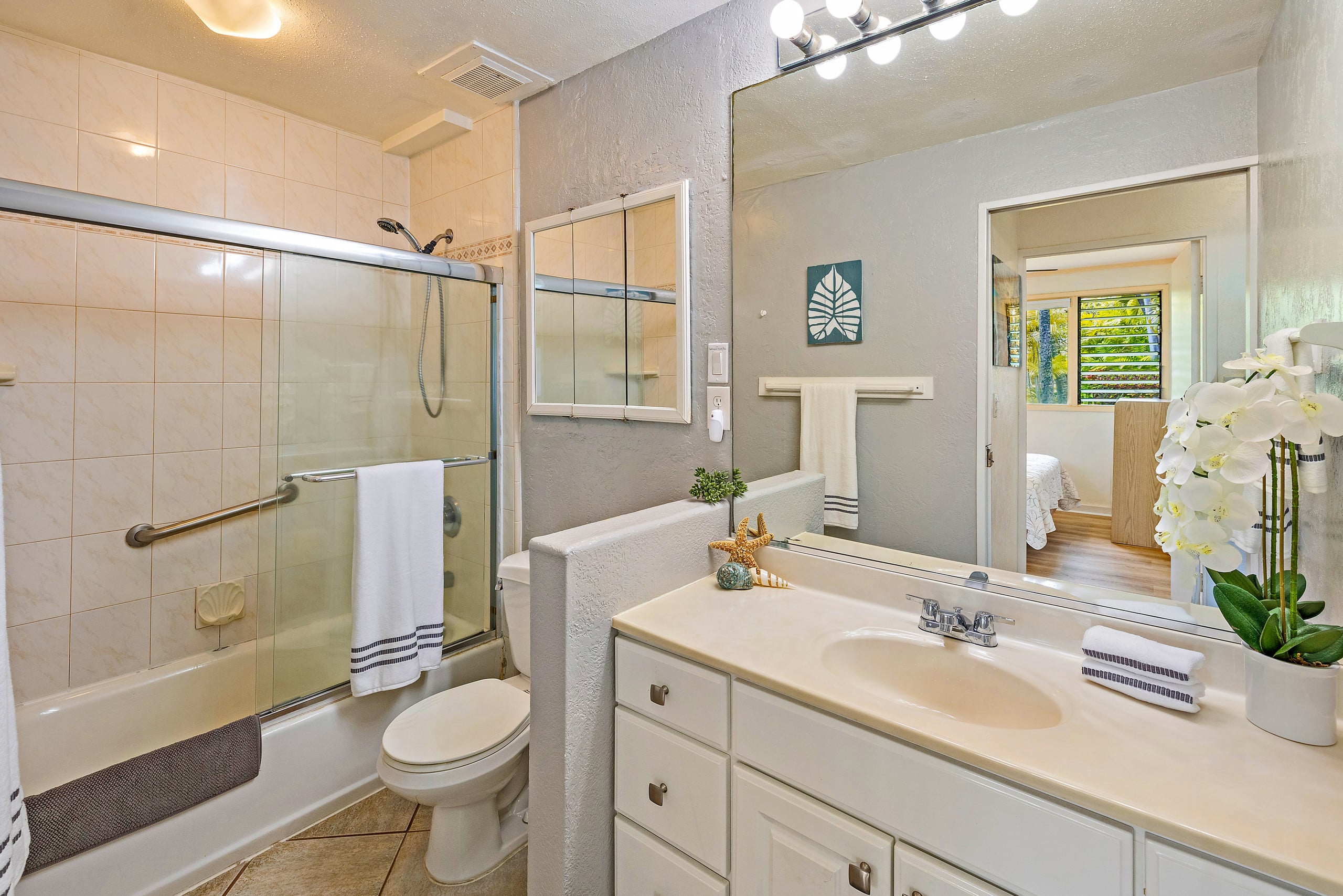 Condo in Lahaina · ★4.87 · 2 bedrooms · 3 beds · 1 bath - Image 34