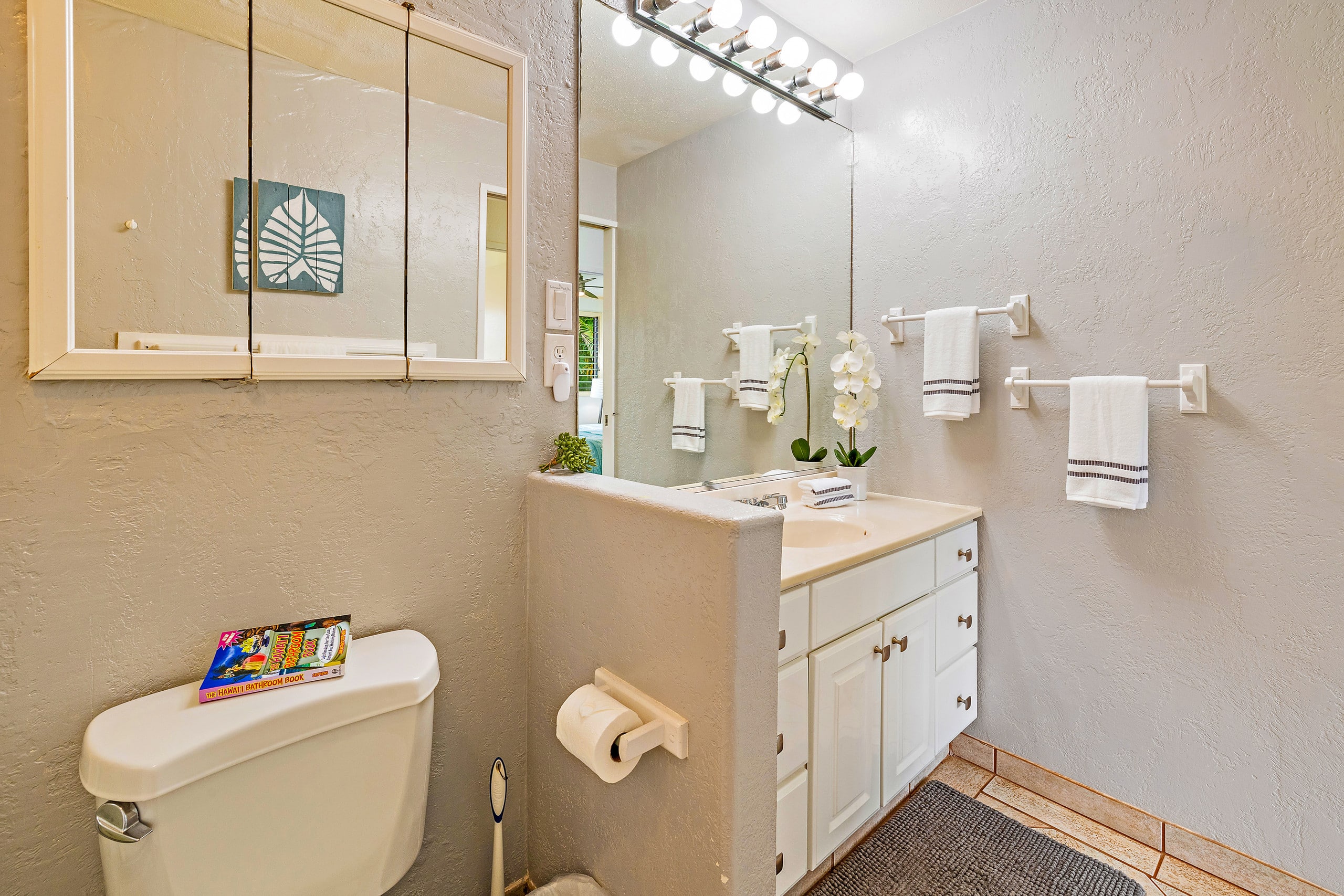 Condo in Lahaina · ★4.87 · 2 bedrooms · 3 beds · 1 bath - Image 35