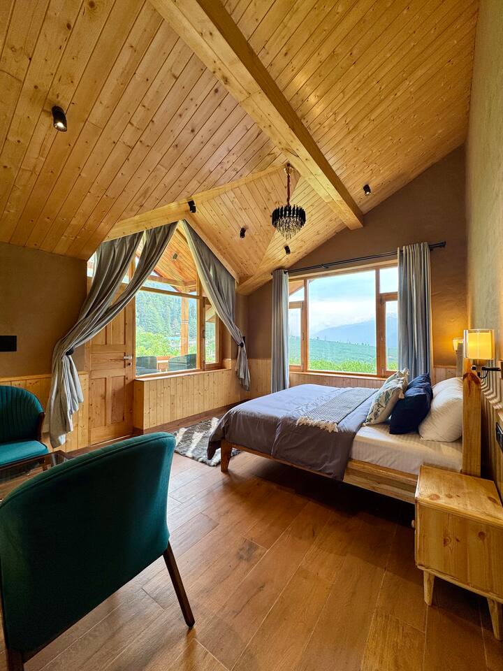 Dhoma e gjumit 3 me ballkon privat