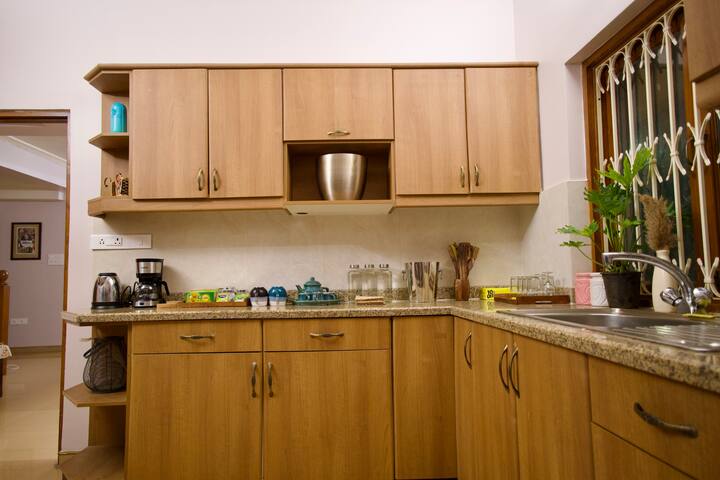 Full kitchen image 1