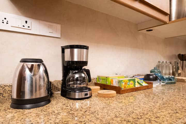 Full kitchen image 2