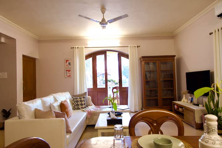 Living room 1 image 6