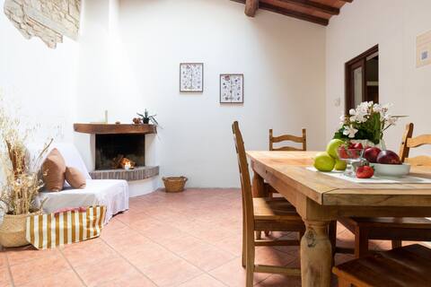7 min Cantina Antinori | Pool | Casa Sala & Pepe