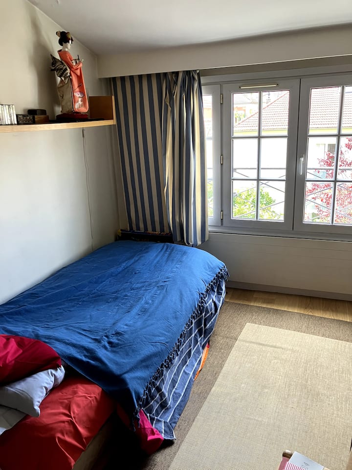 חדר ילדים בפיתוח. אלה יהיו שתי מיטות יחיד. 