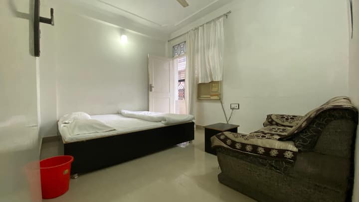 غرفة النوم 2