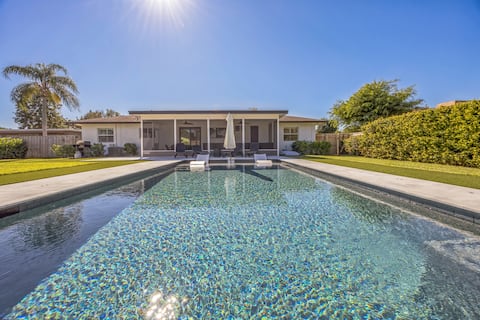 Spacious 6BR Jupiter Home with Saltwater Pool