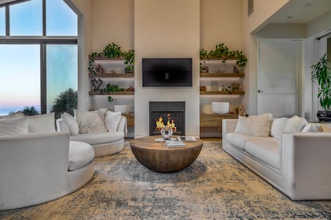 Top Airbnb: Spectacular Ocean and Mountain View Luxury Home in Los Angeles