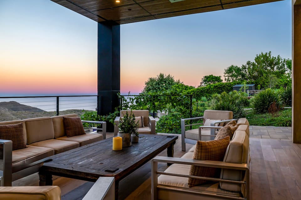 A hilltop Malibu house with ocean and mountain views, Malibu, California, United States, photo 1 of 10