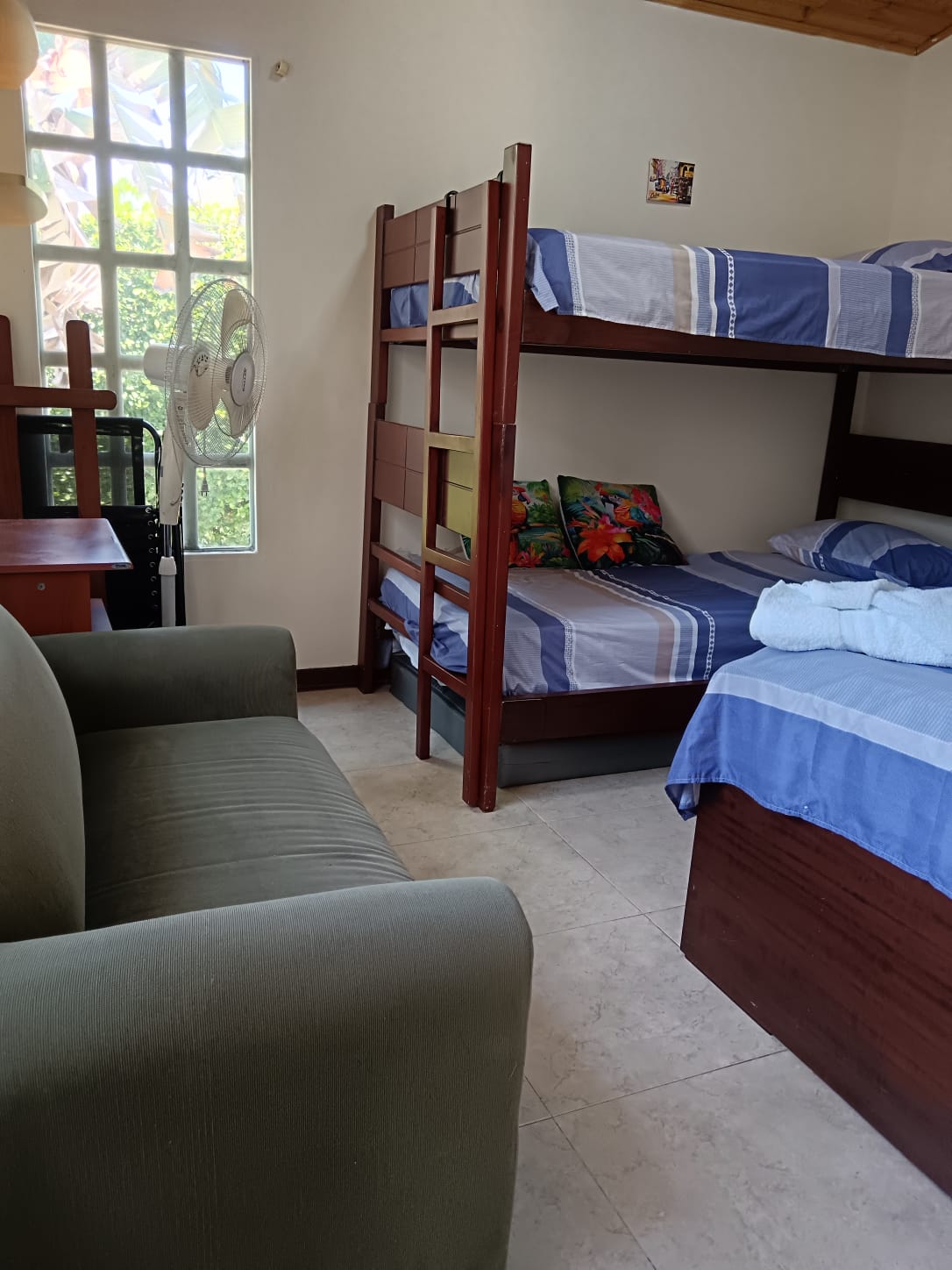 საძინებელი 4