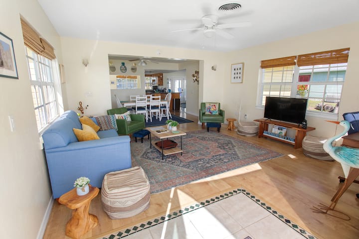 Lakefront Sunrise Cottage - Sebring, FL