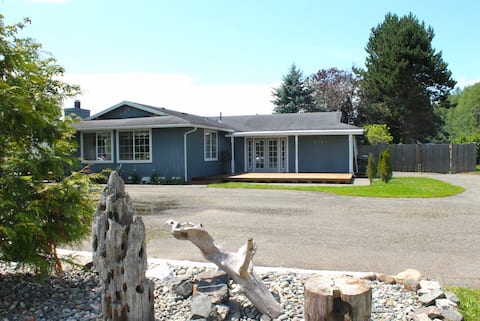 Holiday House ~ 4 Bedrooms for Family & Friends