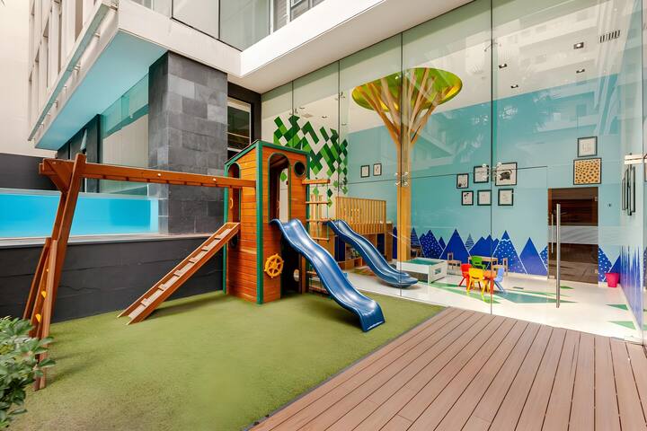 (Top 1%) Condesa Gem: AC, Pool, Gym & Views gallery image 4