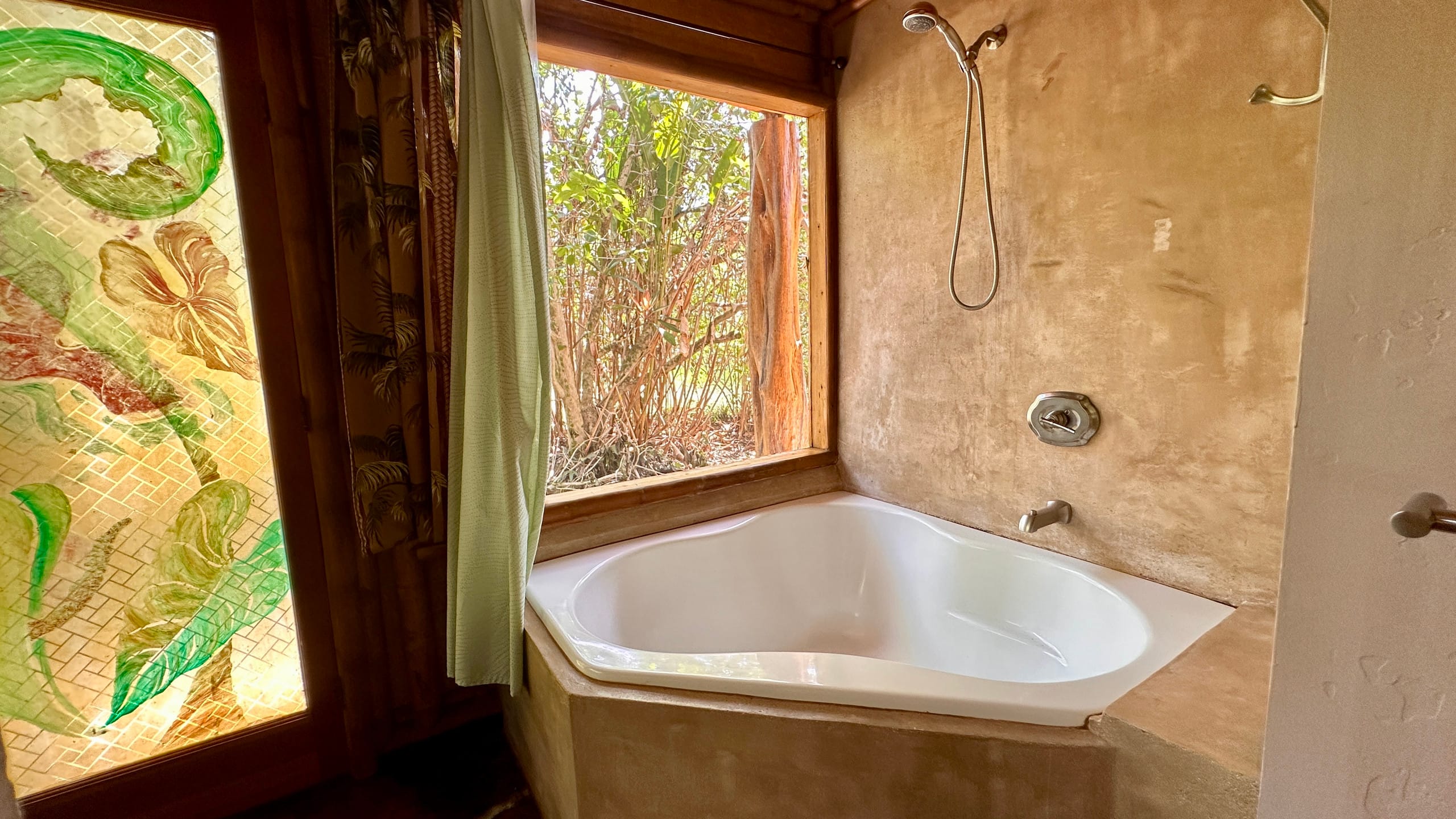 Coastal Jungle Bamboo Cottage ~ 5 - Photo 8