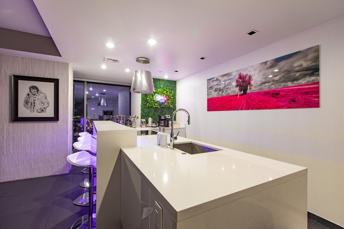 34th Floor Suite | Balcony Access | No Resort Fees