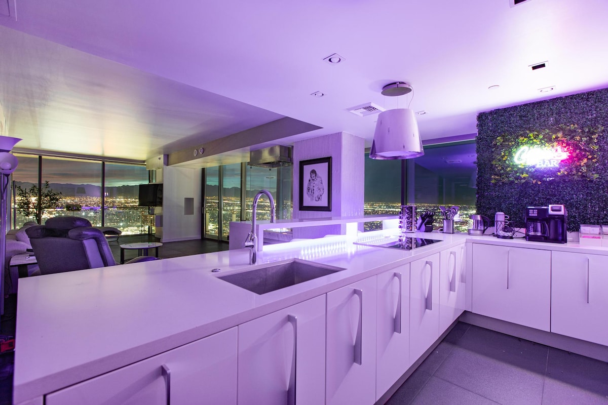 34th Floor Suite | Balcony Access | No Resort Fees
