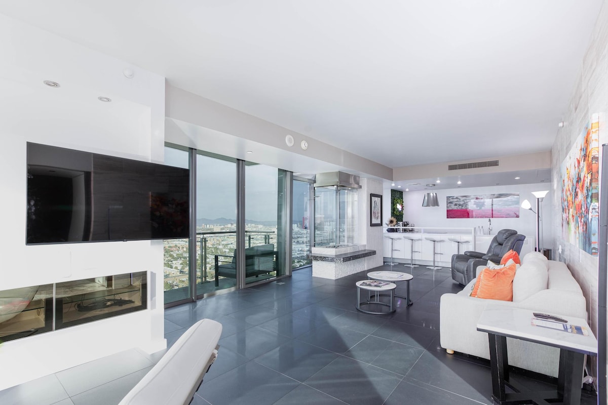 34th Floor Suite | Balcony Access | No Resort Fees