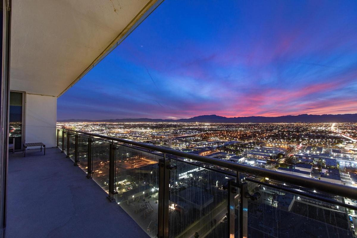 34th Floor Suite | Balcony Access | No Resort Fees