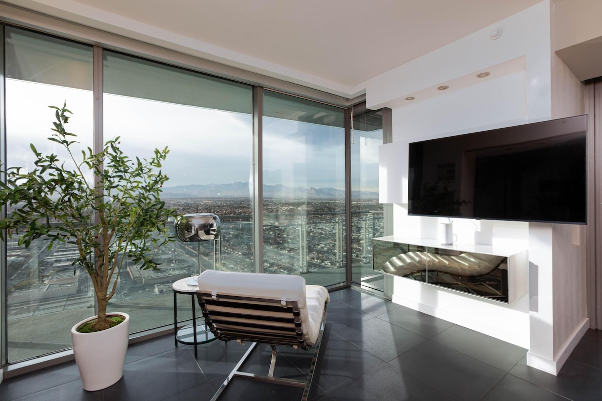 34th Floor Suite | Balcony Access | No Resort Fees