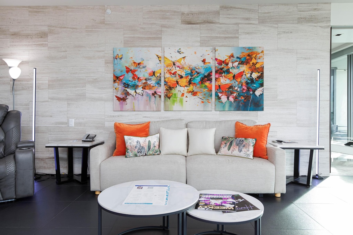 34th Floor Suite | Balcony Access | No Resort Fees