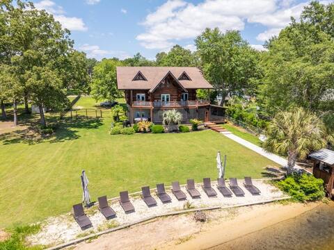 Wyboo Lakefront Premier: Log Cabin on the Water!