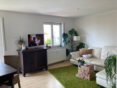 Beliebte Airbnb-Anzeige: Apartment with roof terrace by the park, close to the city in Schönefeld Abtnaundorf
