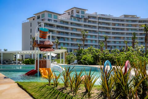 La Isla Residences - Bali 609 right on the beach!